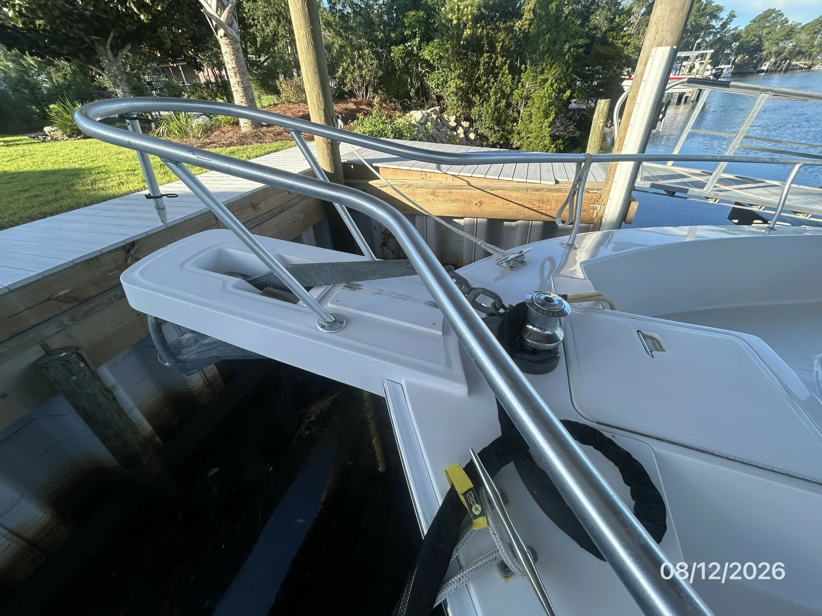 39' Mainship anchor windlass1