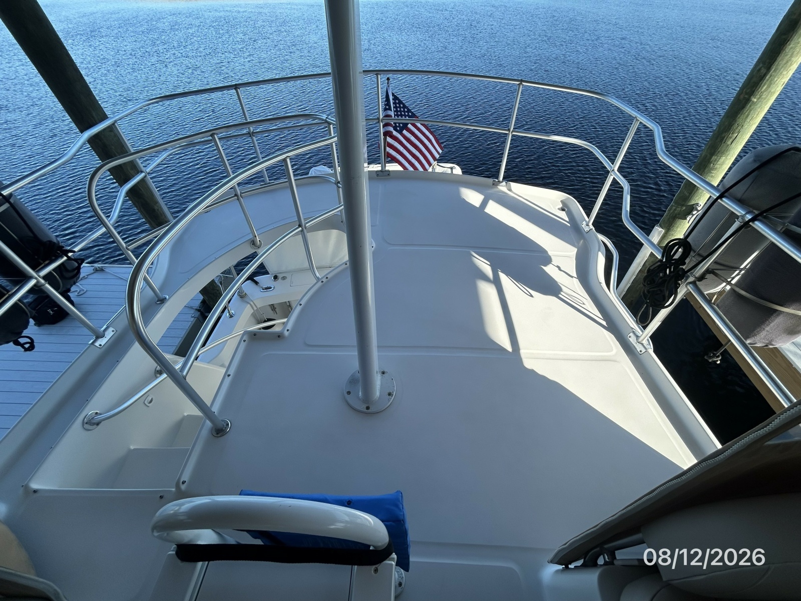 39' Mainship sundeck aft