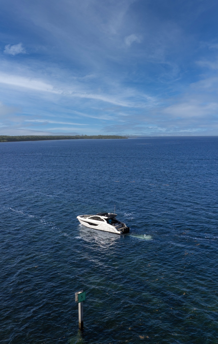 2021 Cruisers Yachts 42 GLS OB