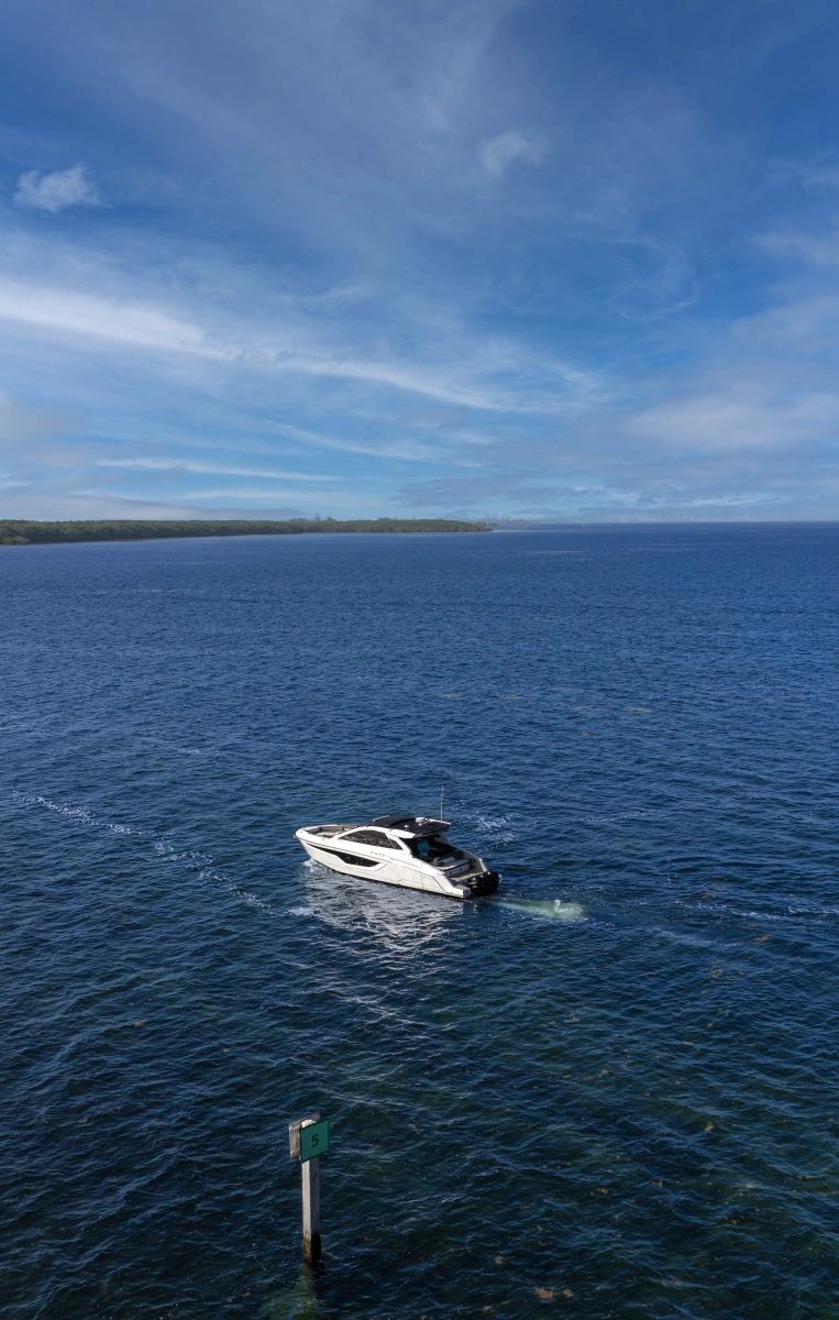 2021 Cruisers Yachts 42 GLS OB