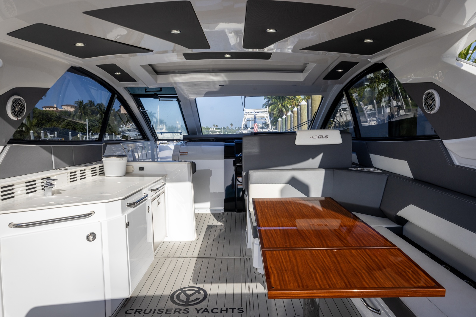 2021 Cruisers Yachts 42 GLS OB