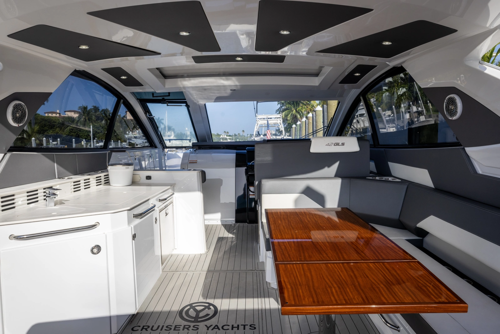 2021 Cruisers Yachts 42 GLS OB