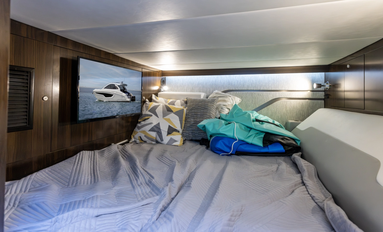 2021 Cruisers Yachts 42 GLS OB