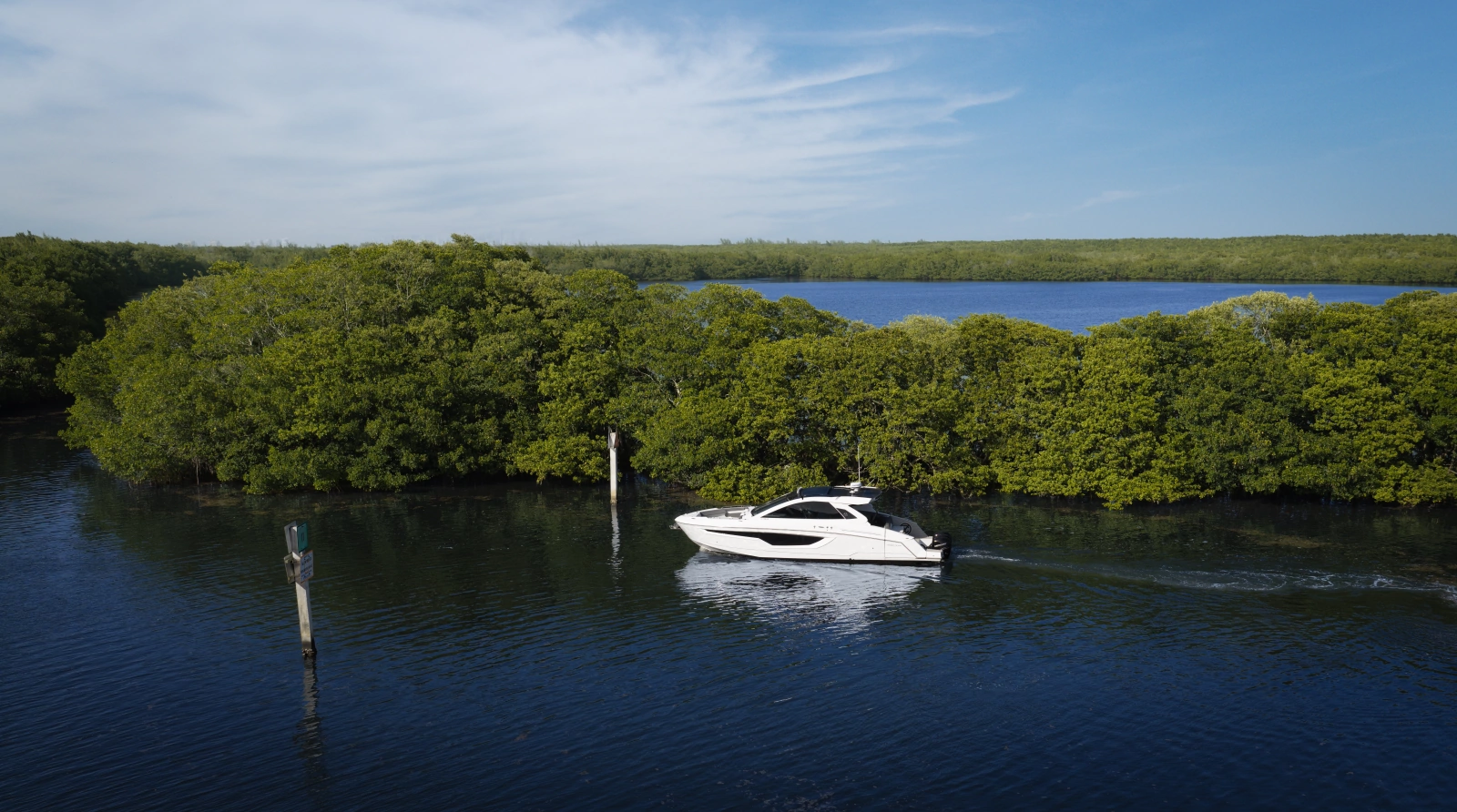 2021 Cruisers Yachts 42 GLS OB