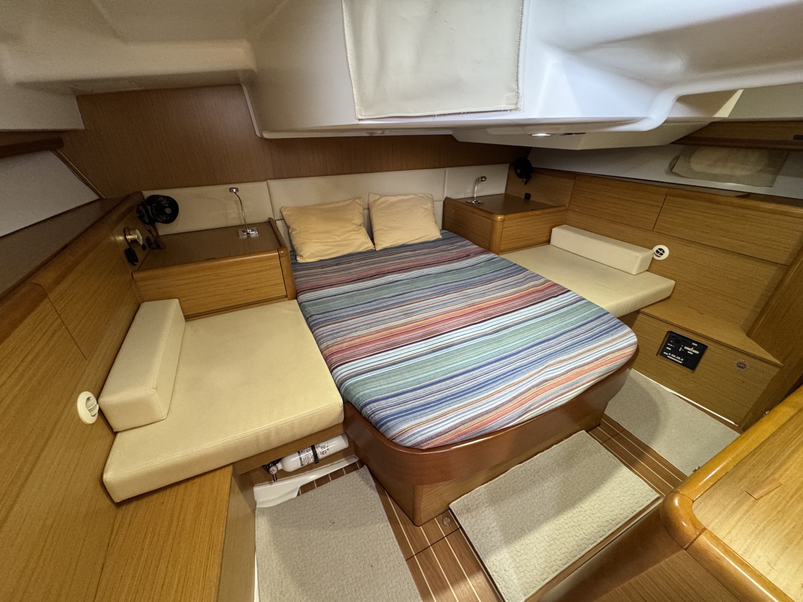 2008 Jeanneau 45DS