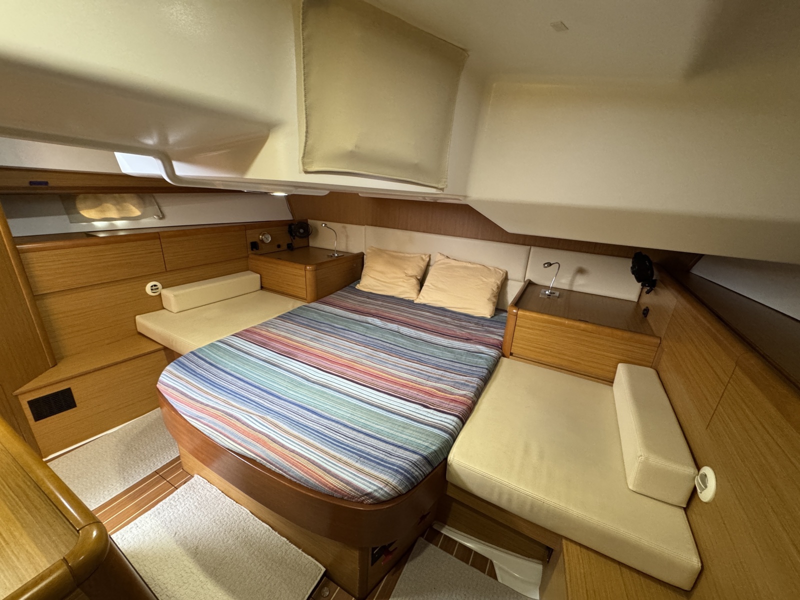 2008 Jeanneau 45DS