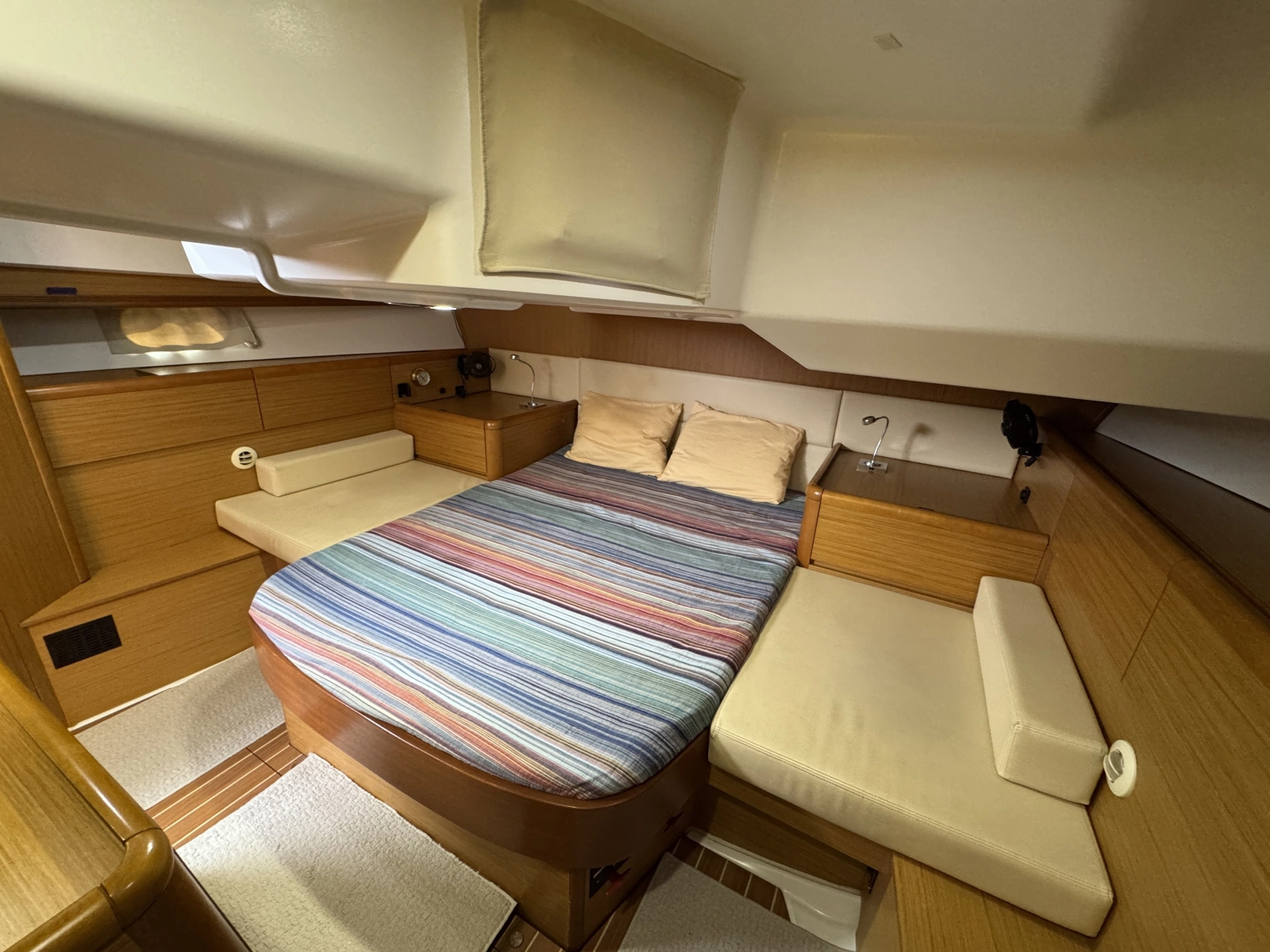 2008 Jeanneau 45DS