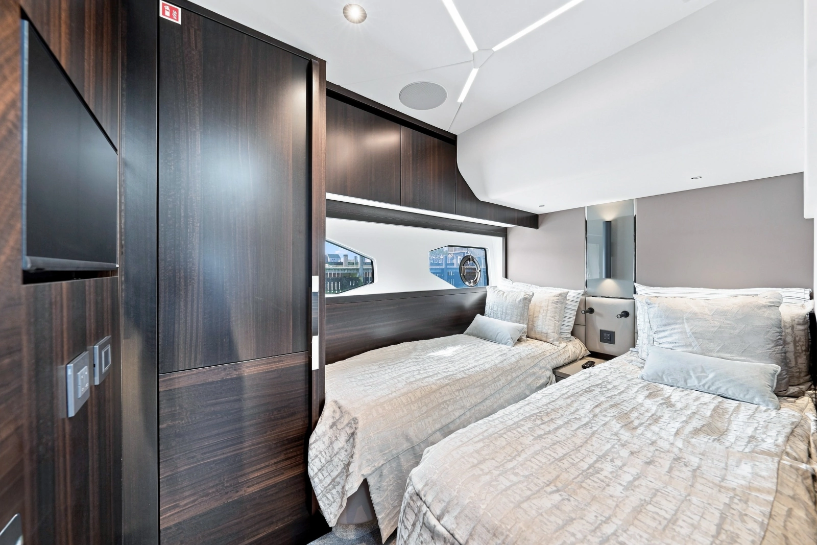 2025 Sunseeker Manhattan 55