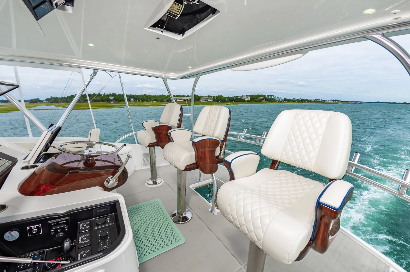 2024 Viking 72 Convertible