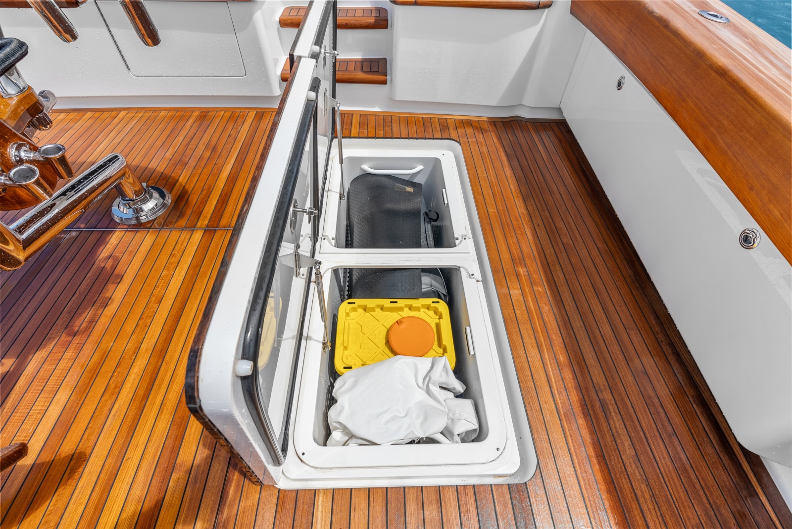 2024 Viking 72 Convertible