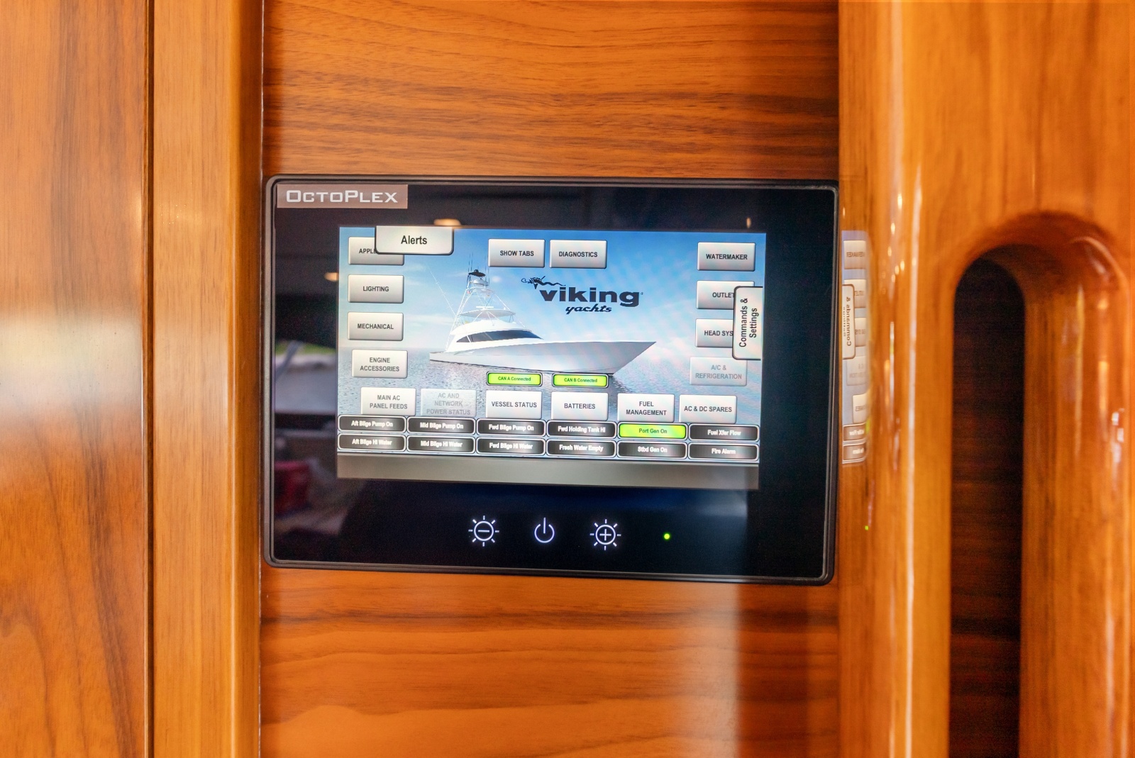2024 Viking 72 Convertible
