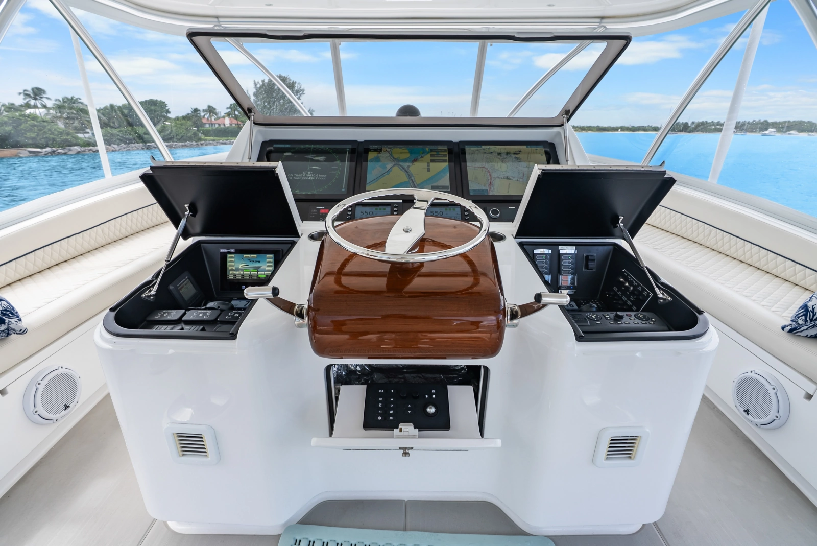2024 Viking 72 Convertible