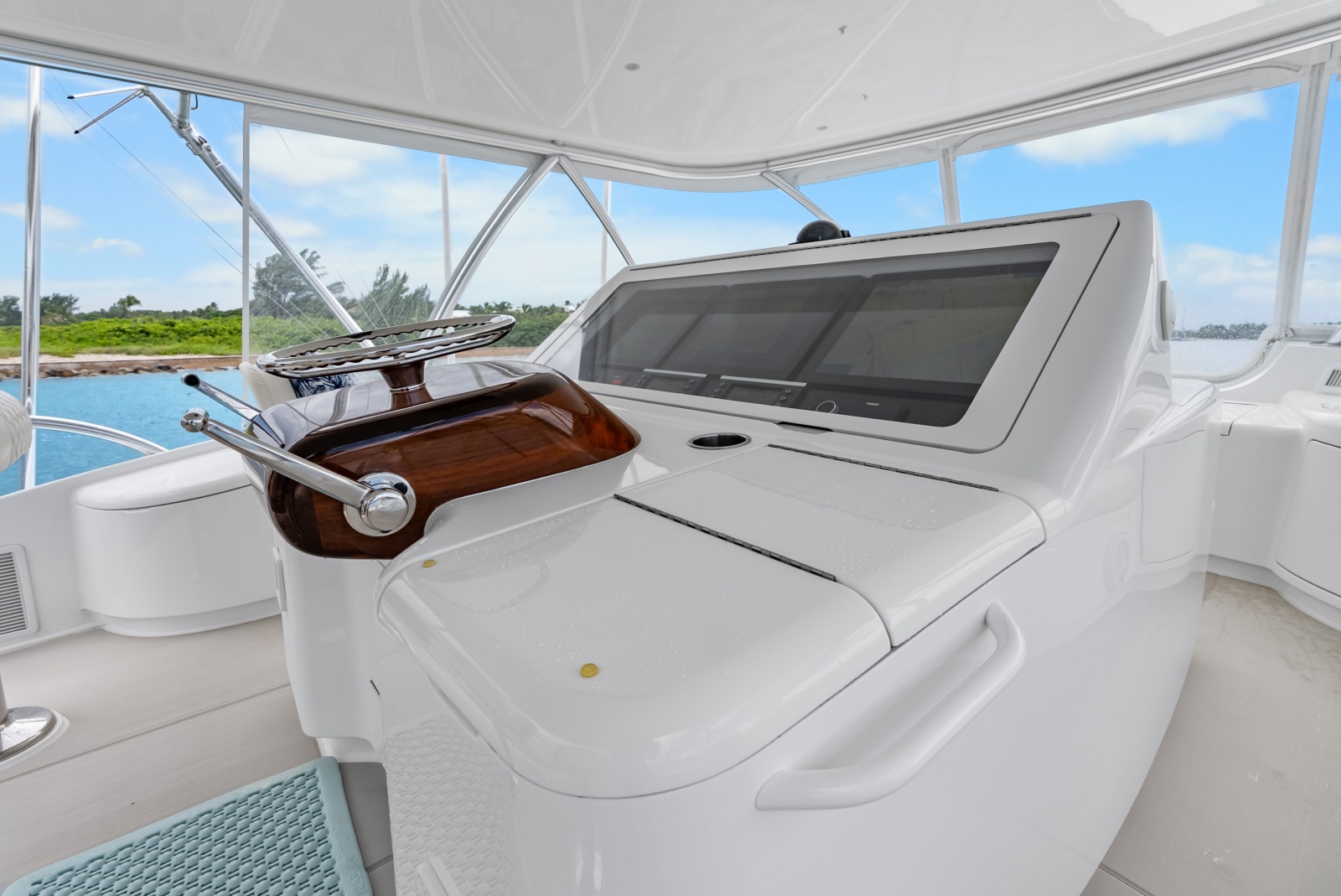 2024 Viking 72 Convertible