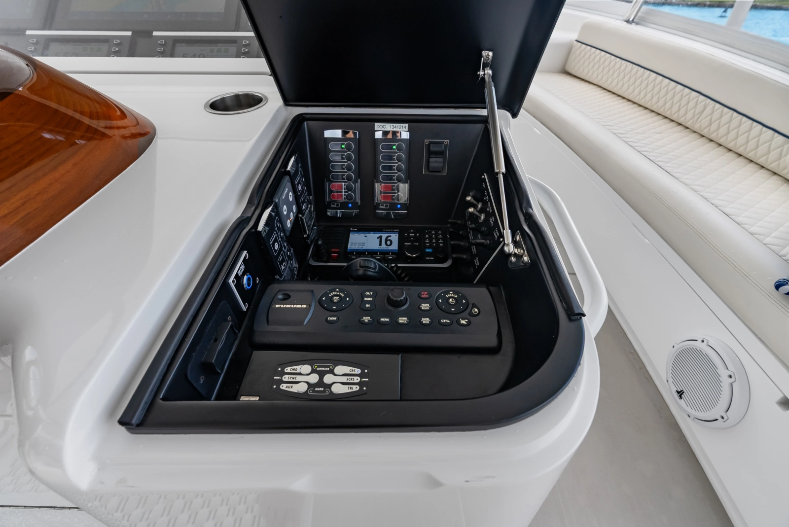 2024 Viking 72 Convertible