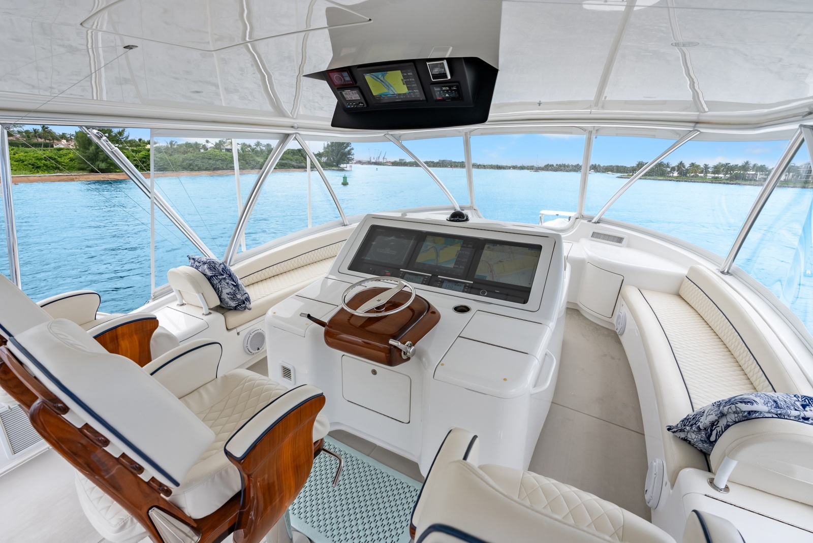 2024 Viking 72 Convertible
