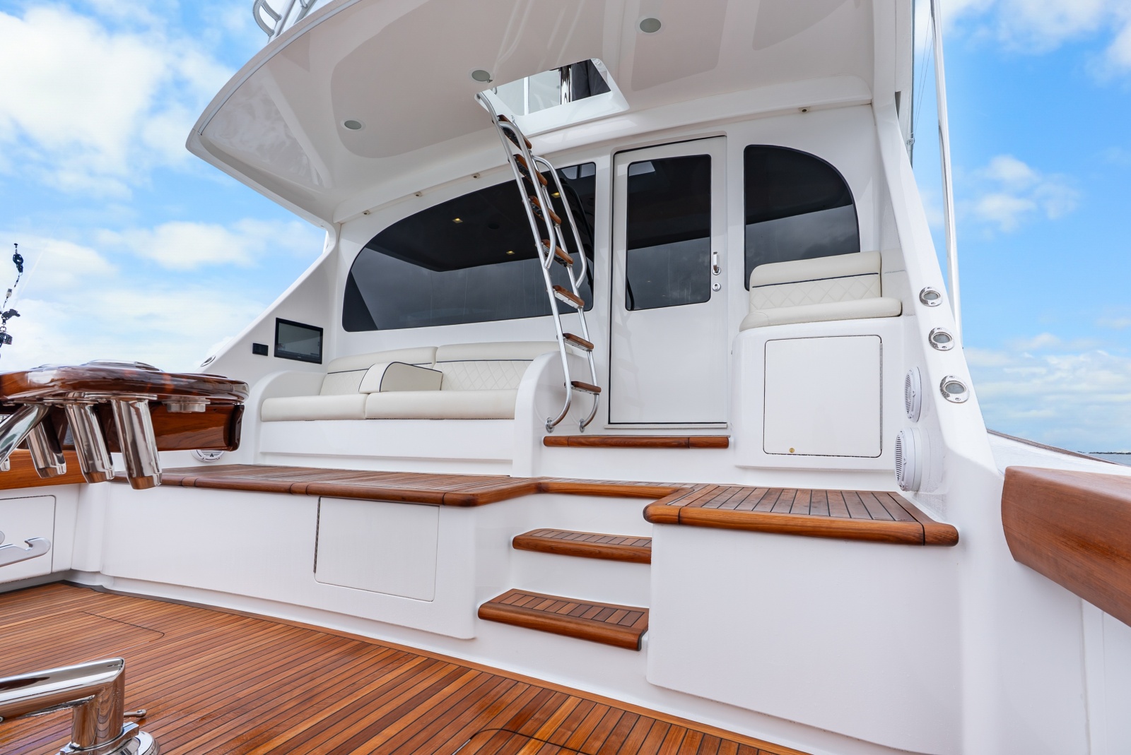 2024 Viking 72 Convertible