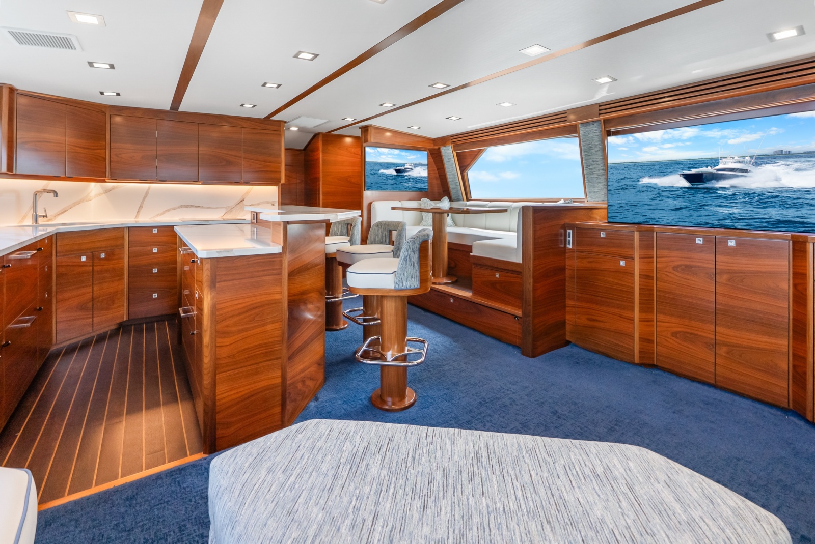 2024 Viking 72 Convertible