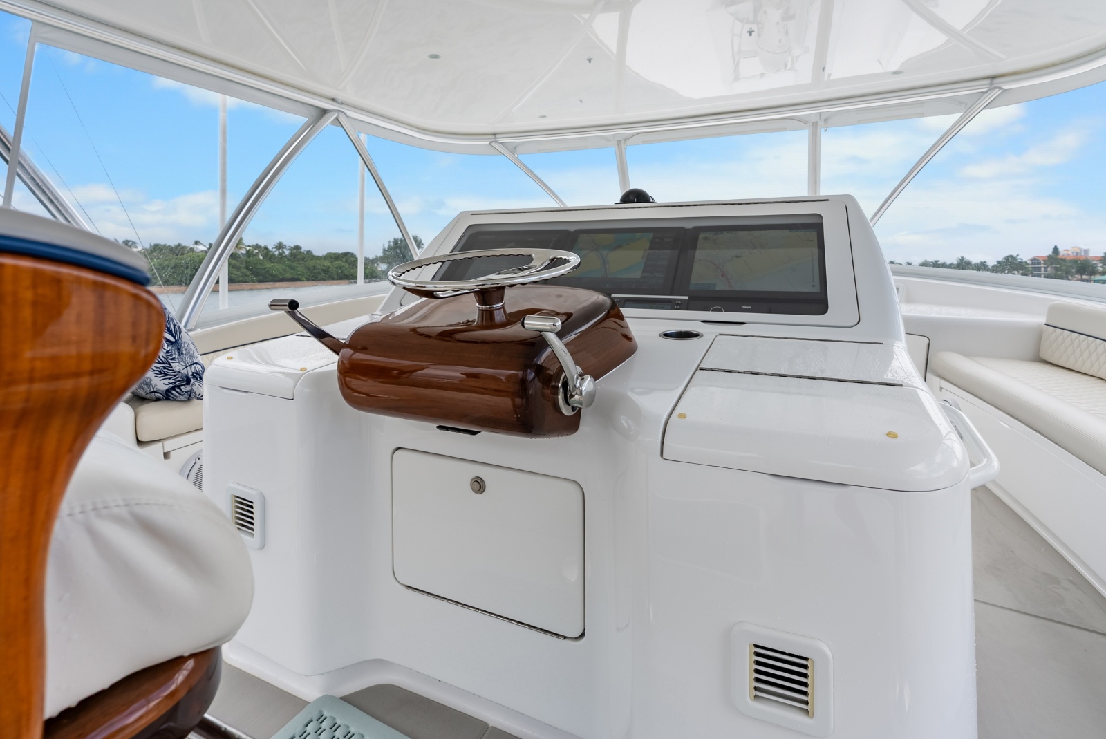 2024 Viking 72 Convertible
