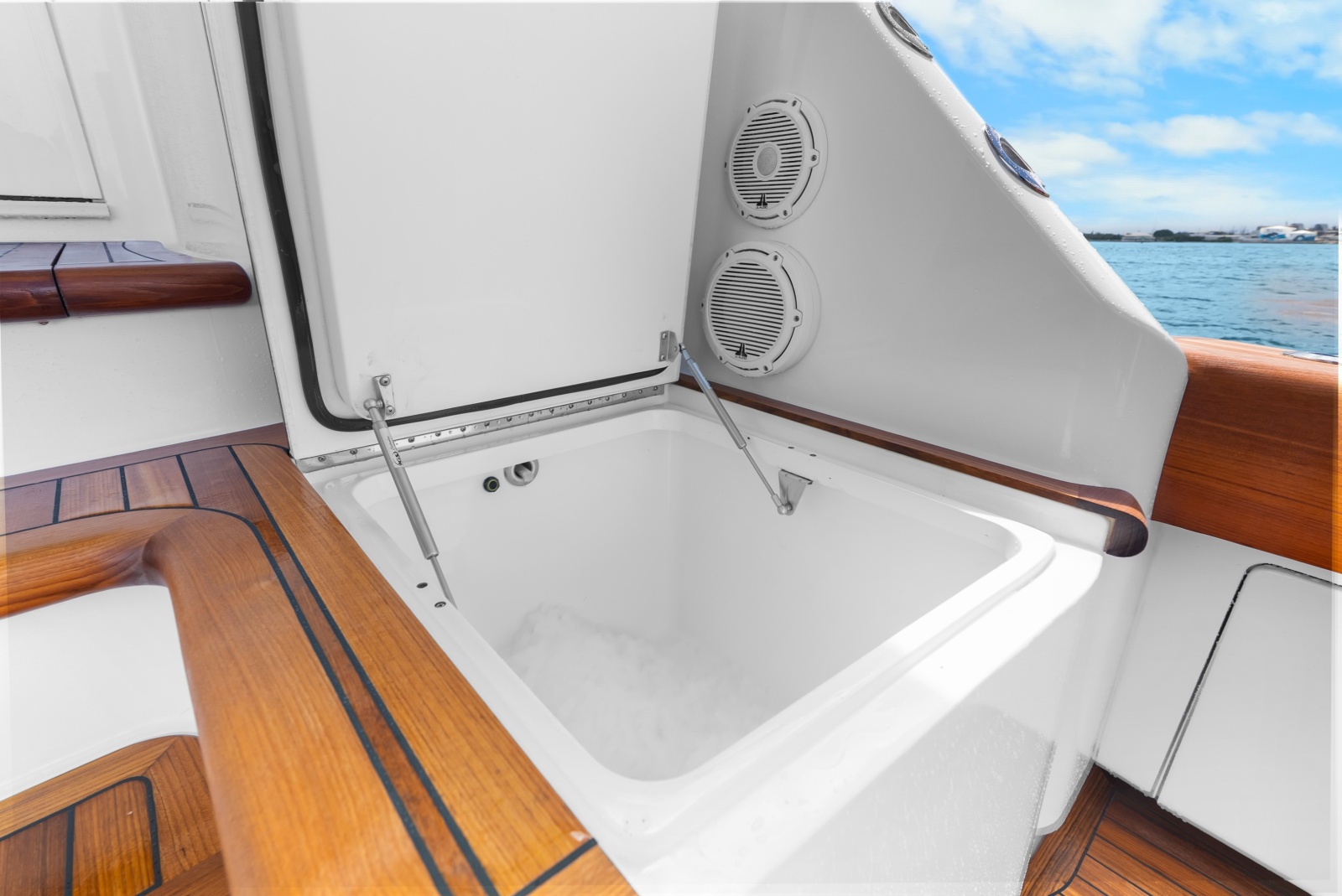 2024 Viking 72 Convertible