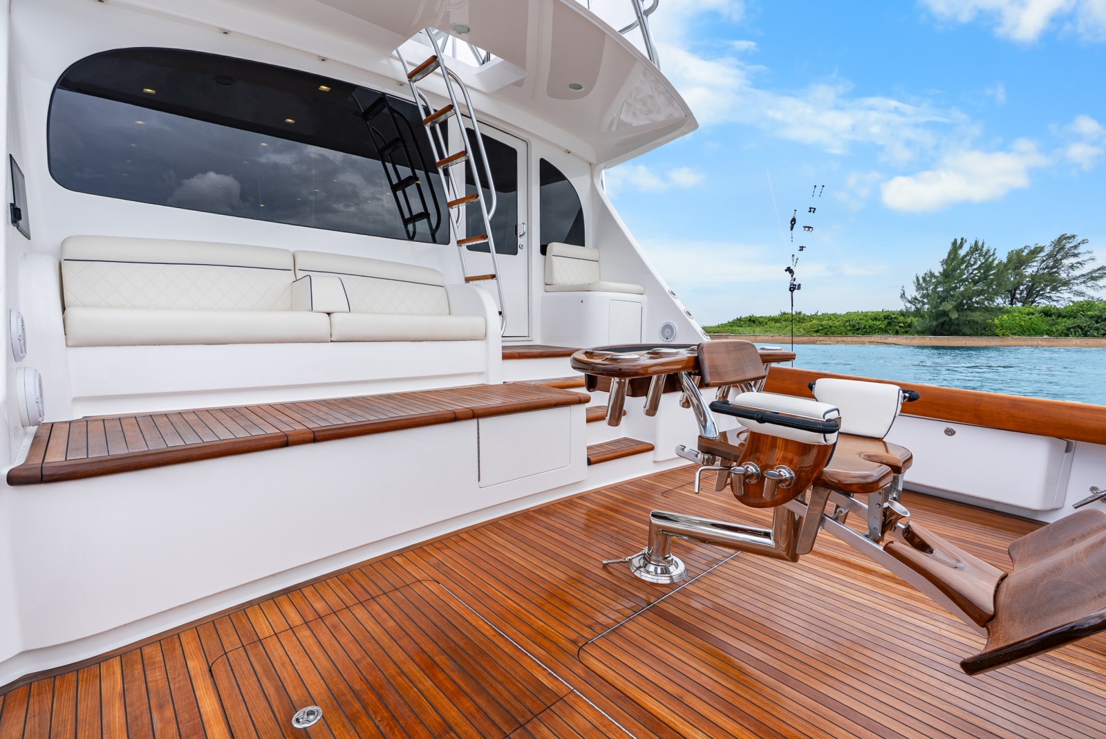 2024 Viking 72 Convertible