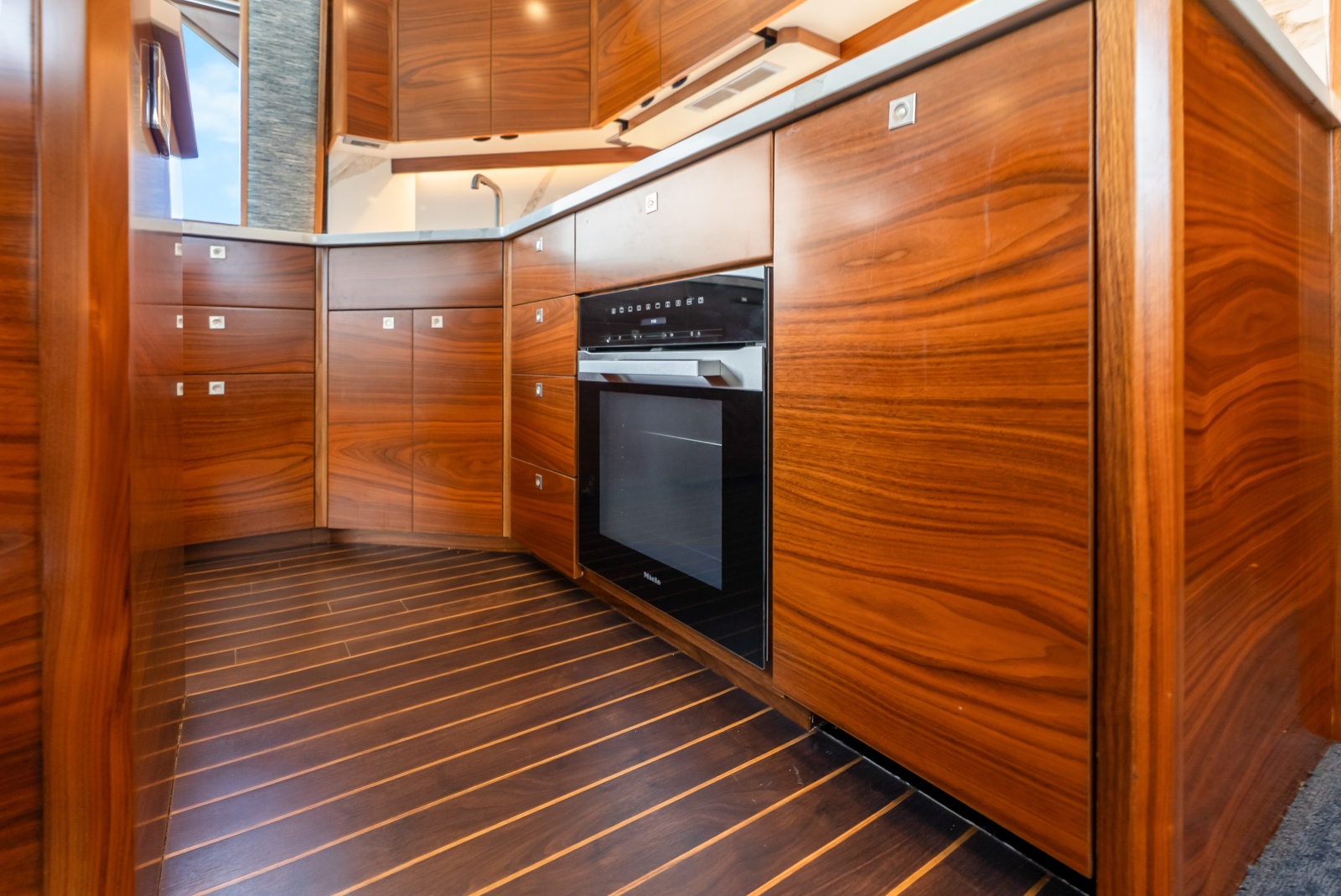 2024 Viking 72 Convertible