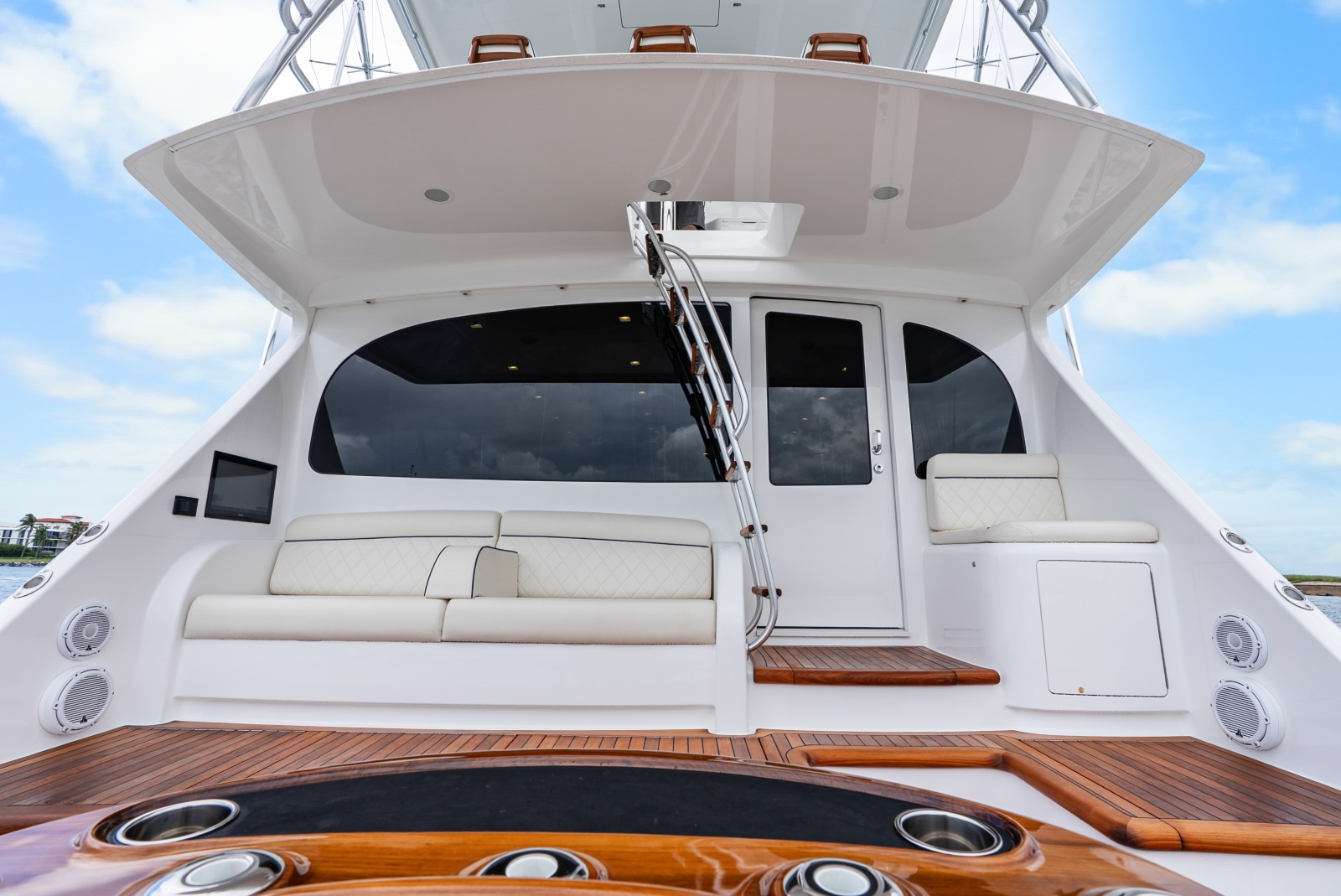 2024 Viking 72 Convertible