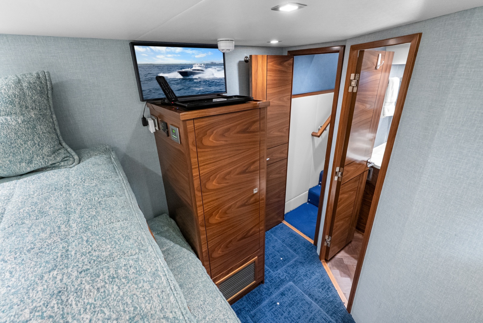 2024 Viking 72 Convertible