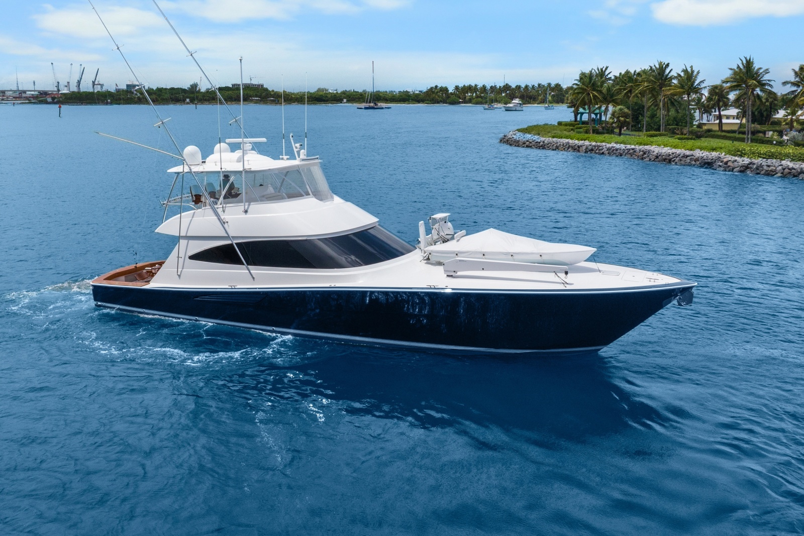 2024 Viking 72 Convertible