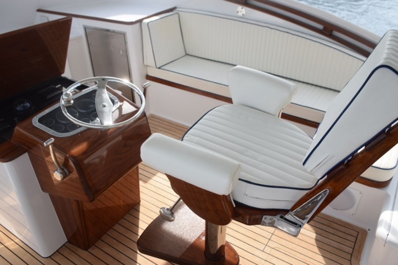 Captain Seat