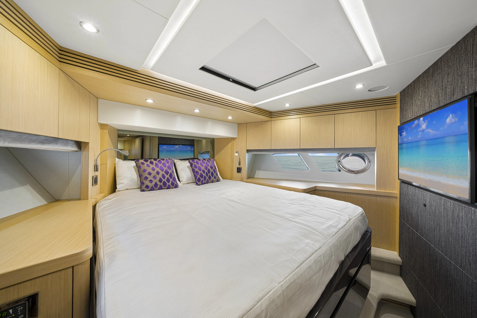 2017 Sunseeker 75 Yacht
