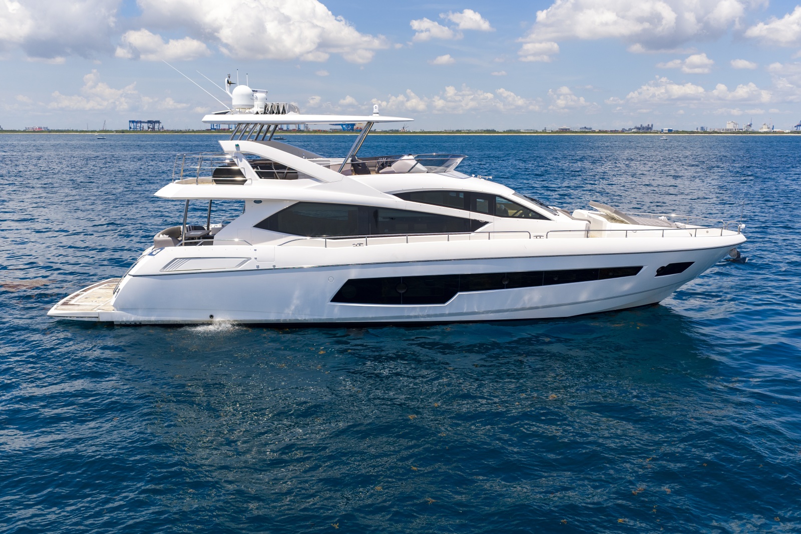 2017 Sunseeker 75 Yacht