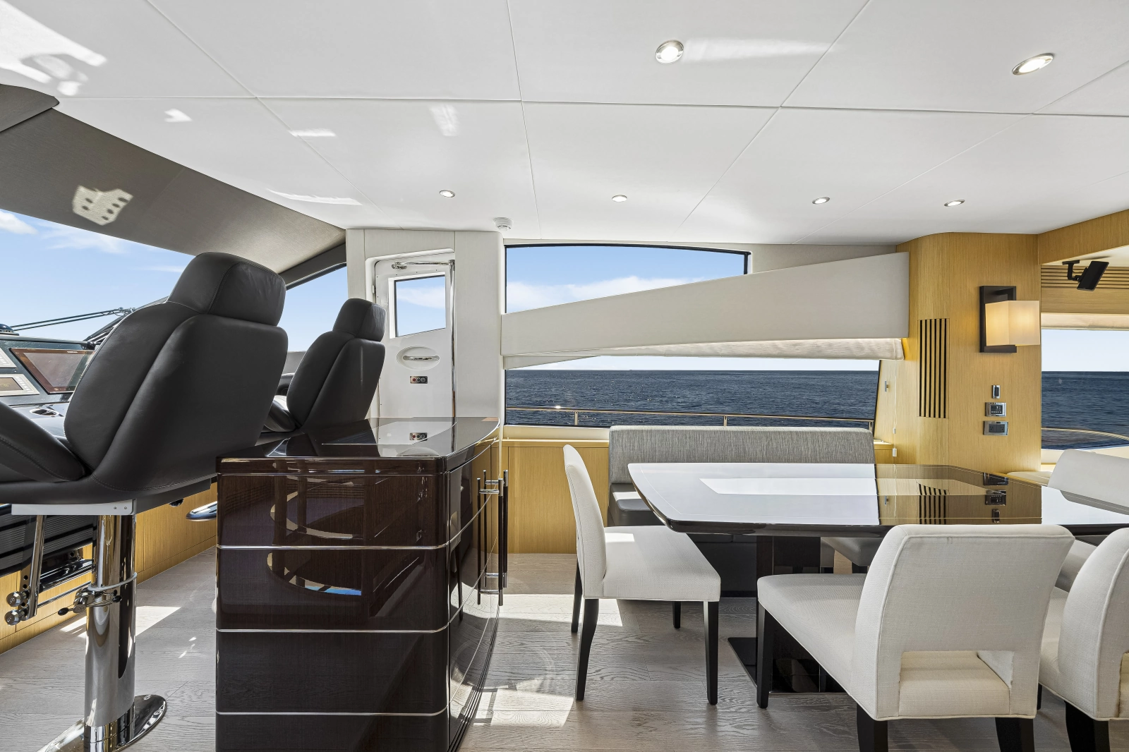 2017 Sunseeker 75 Yacht