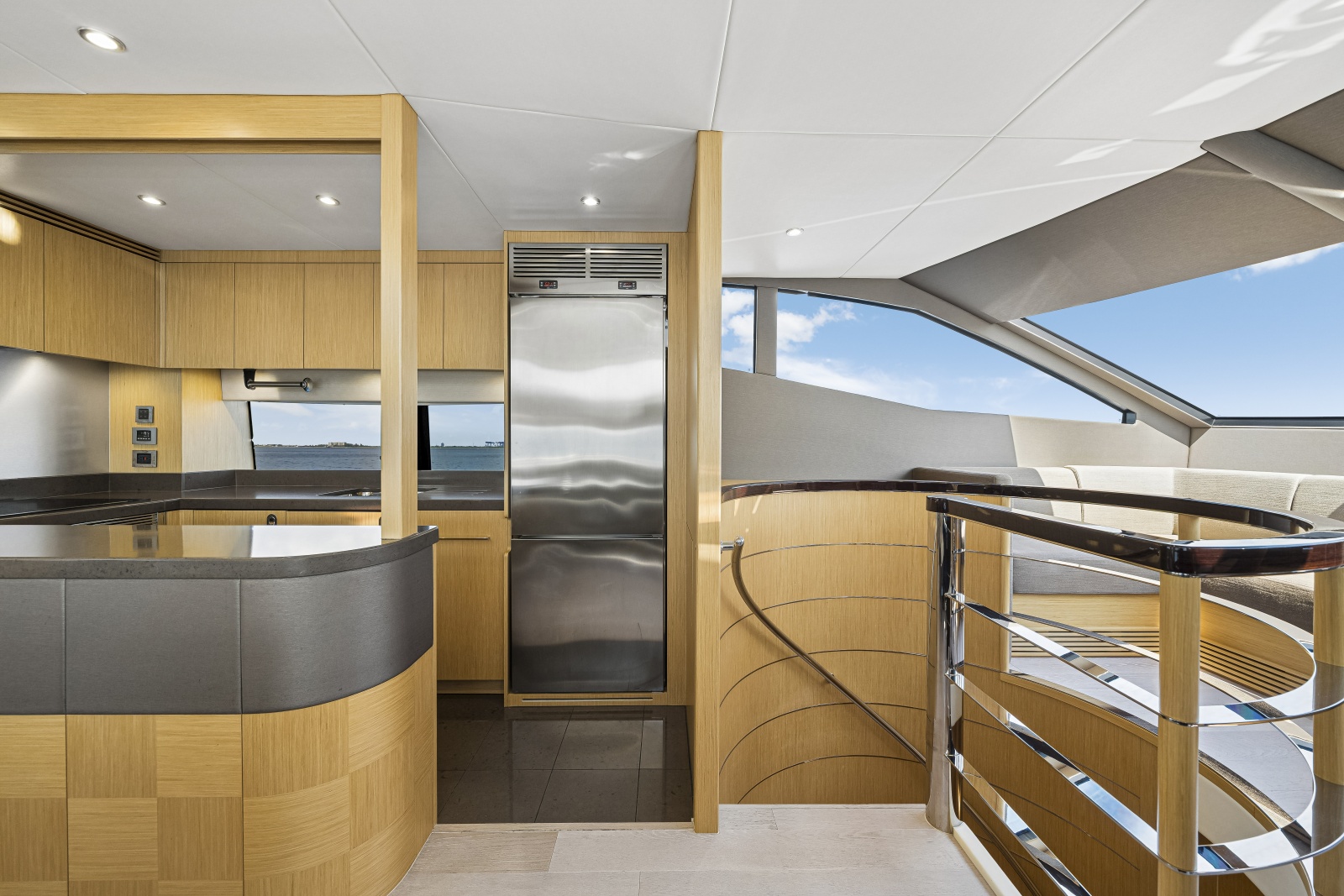 2017 Sunseeker 75 Yacht
