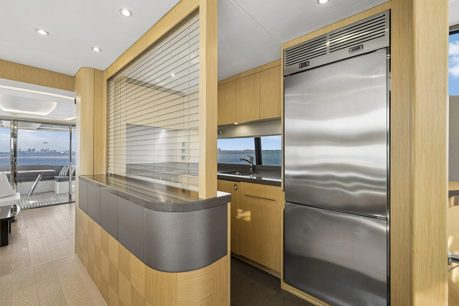 2017 Sunseeker 75 Yacht
