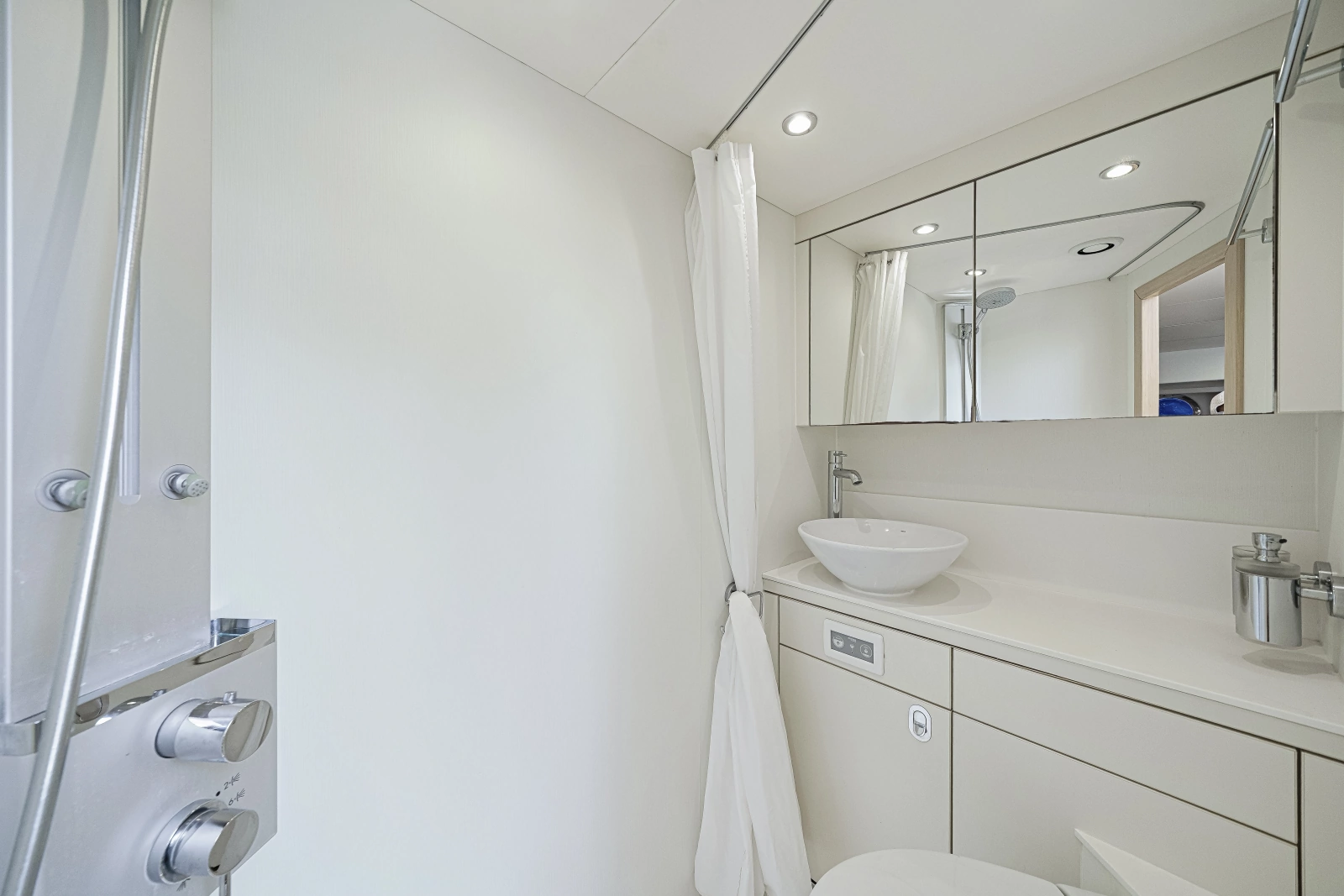 2017 Sunseeker 75 Yacht