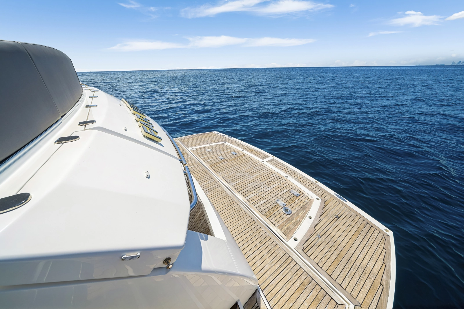 2017 Sunseeker 75 Yacht
