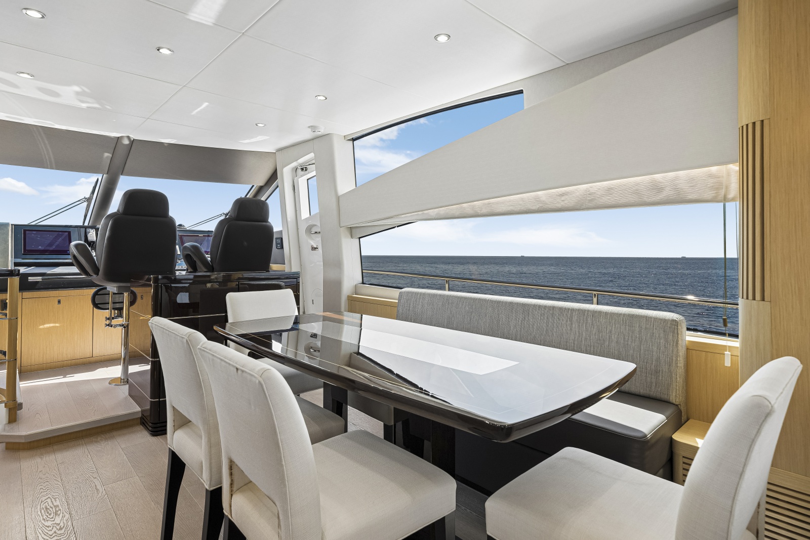 2017 Sunseeker 75 Yacht