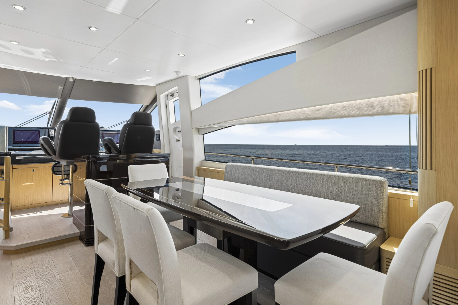 2017 Sunseeker 75 Yacht
