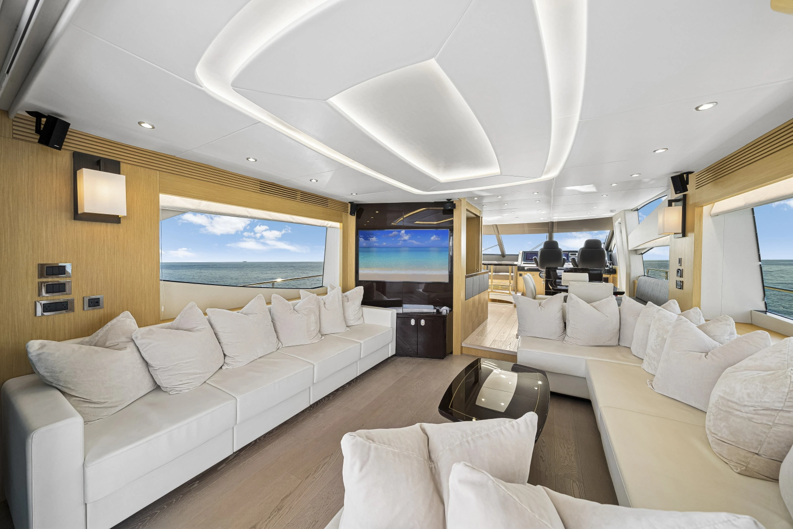 2017 Sunseeker 75 Yacht