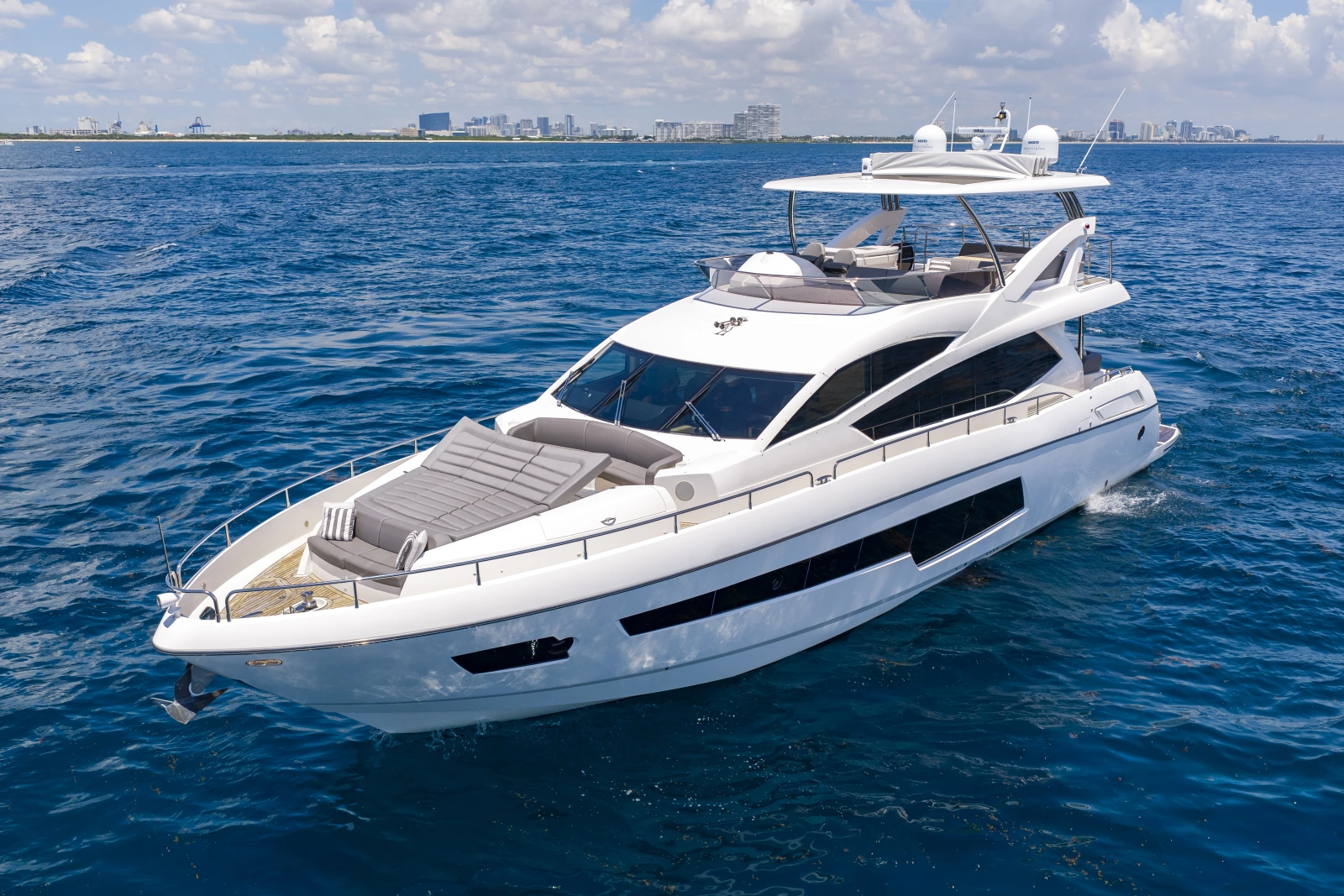 2017 Sunseeker 75 Yacht