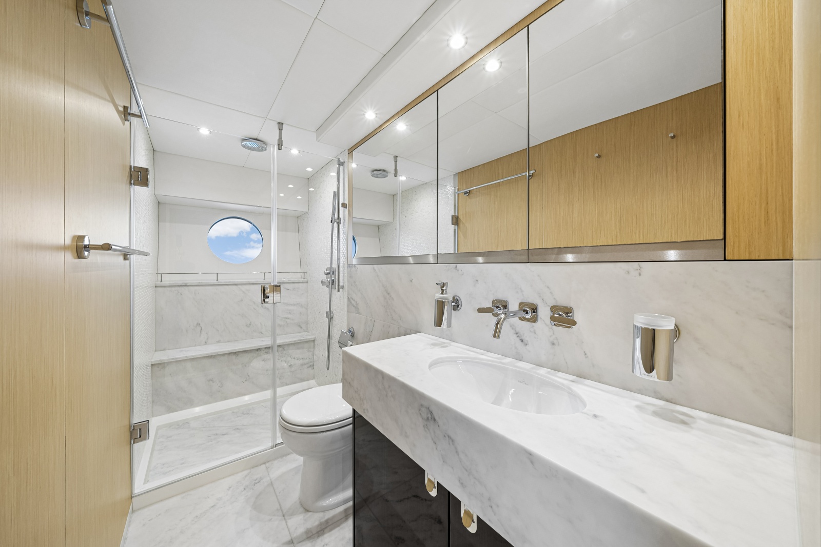 2017 Sunseeker 75 Yacht