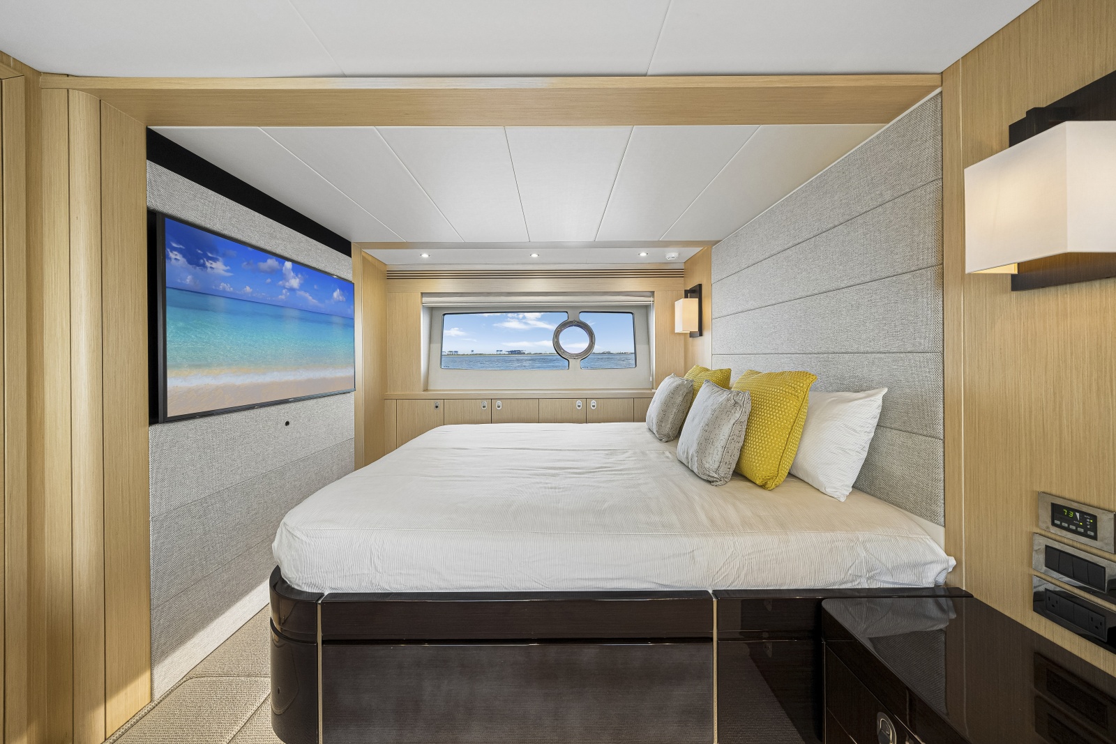 2017 Sunseeker 75 Yacht
