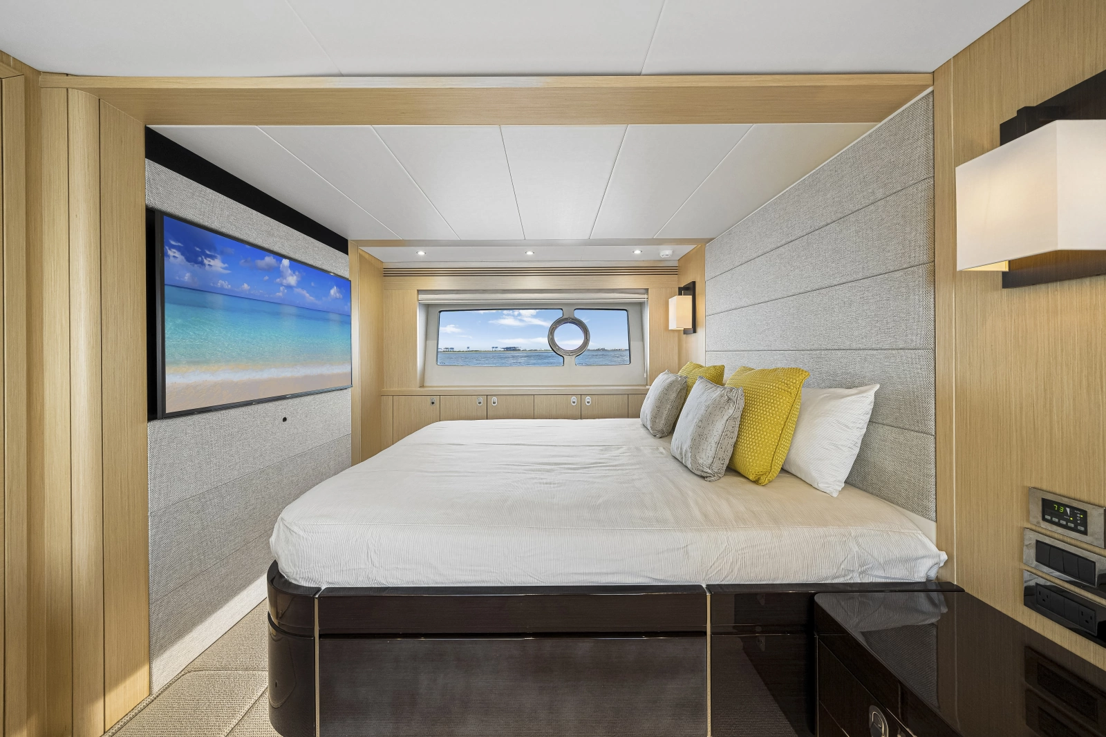 2017 Sunseeker 75 Yacht