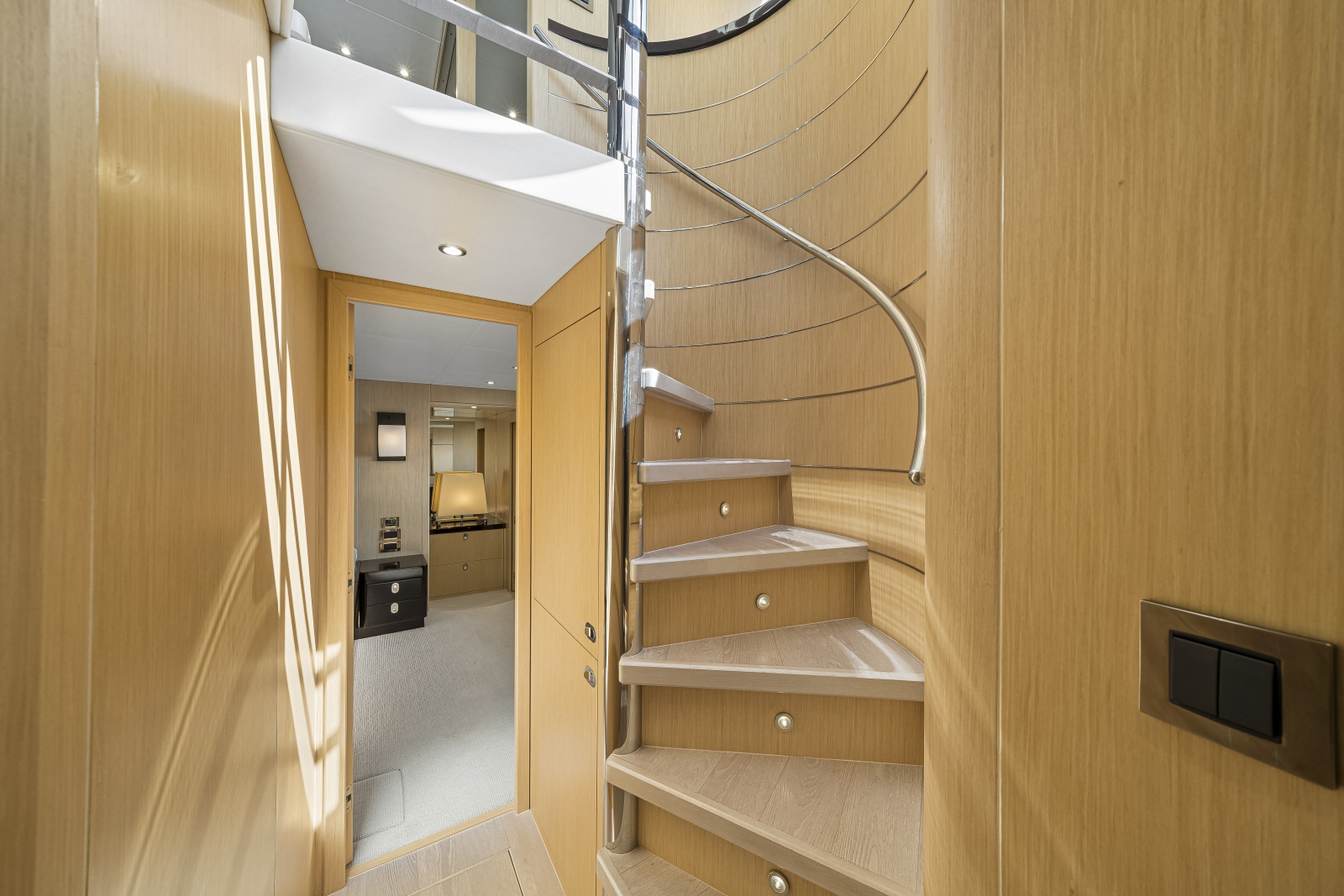 2017 Sunseeker 75 Yacht