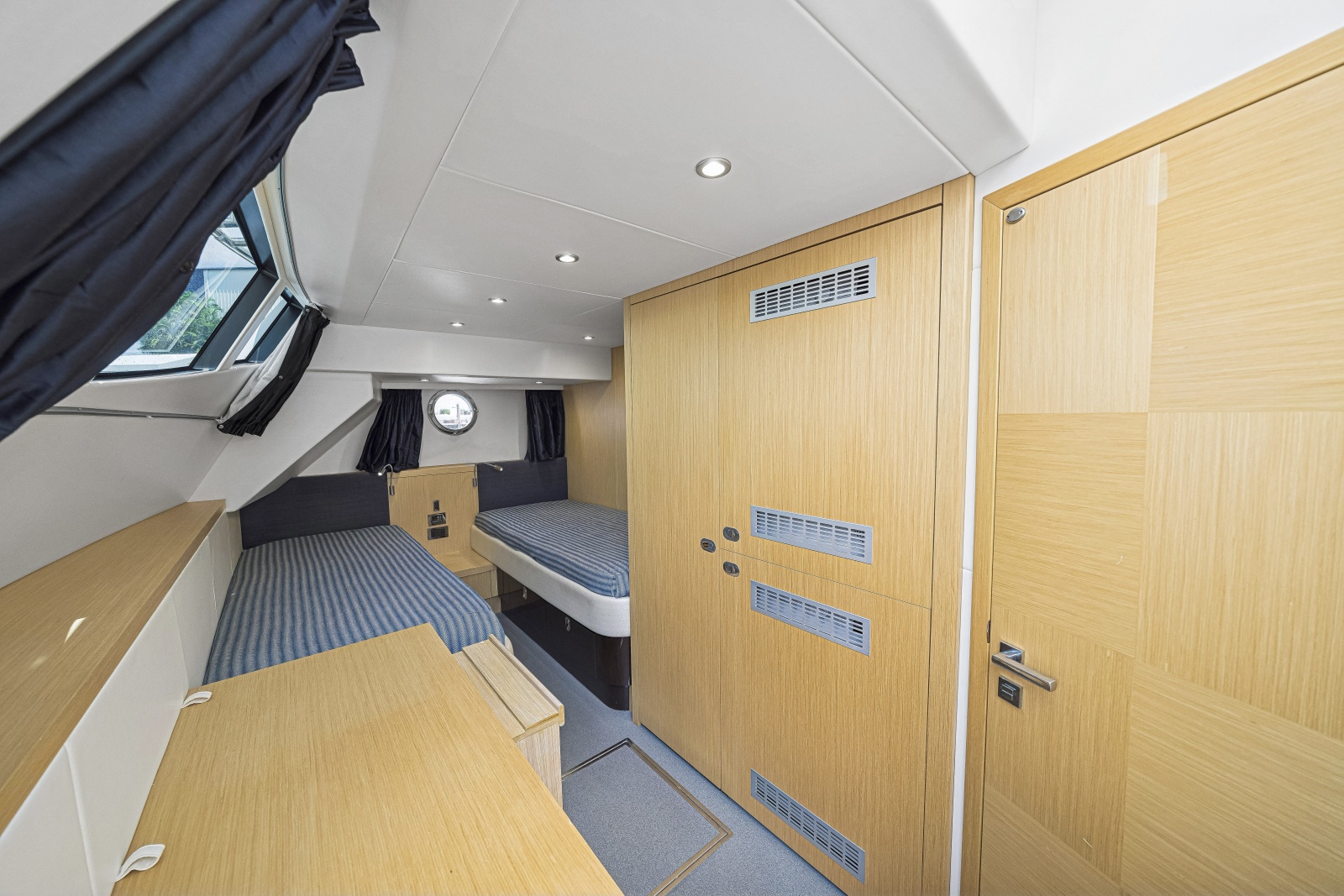 2017 Sunseeker 75 Yacht