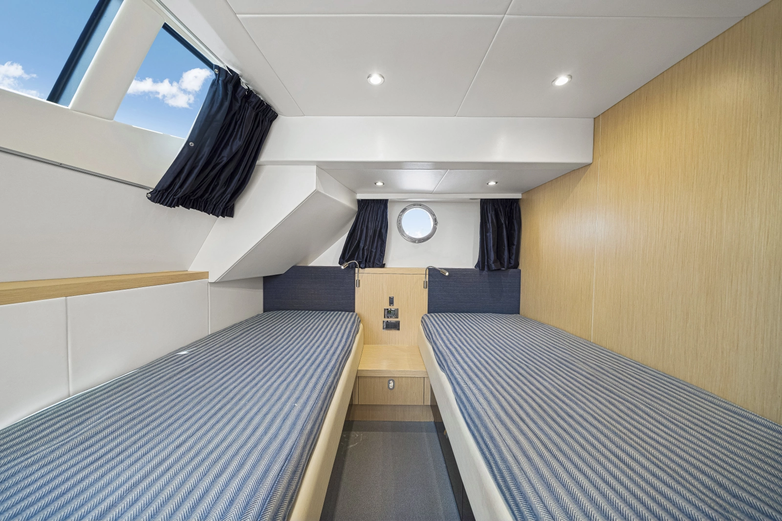 2017 Sunseeker 75 Yacht