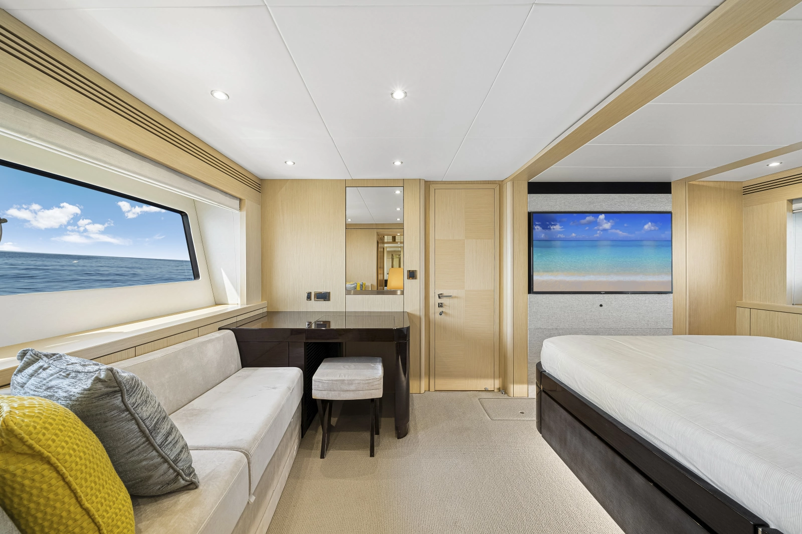 2017 Sunseeker 75 Yacht
