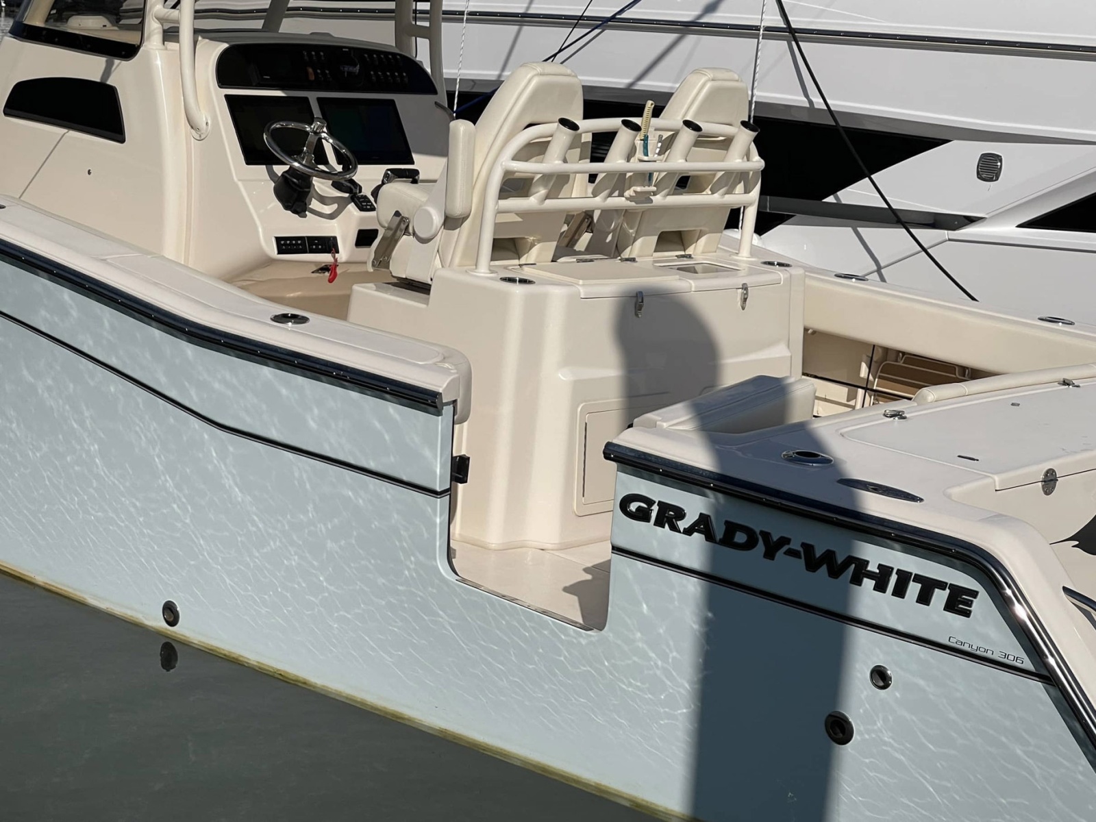 2022 Grady-White Canyon 306