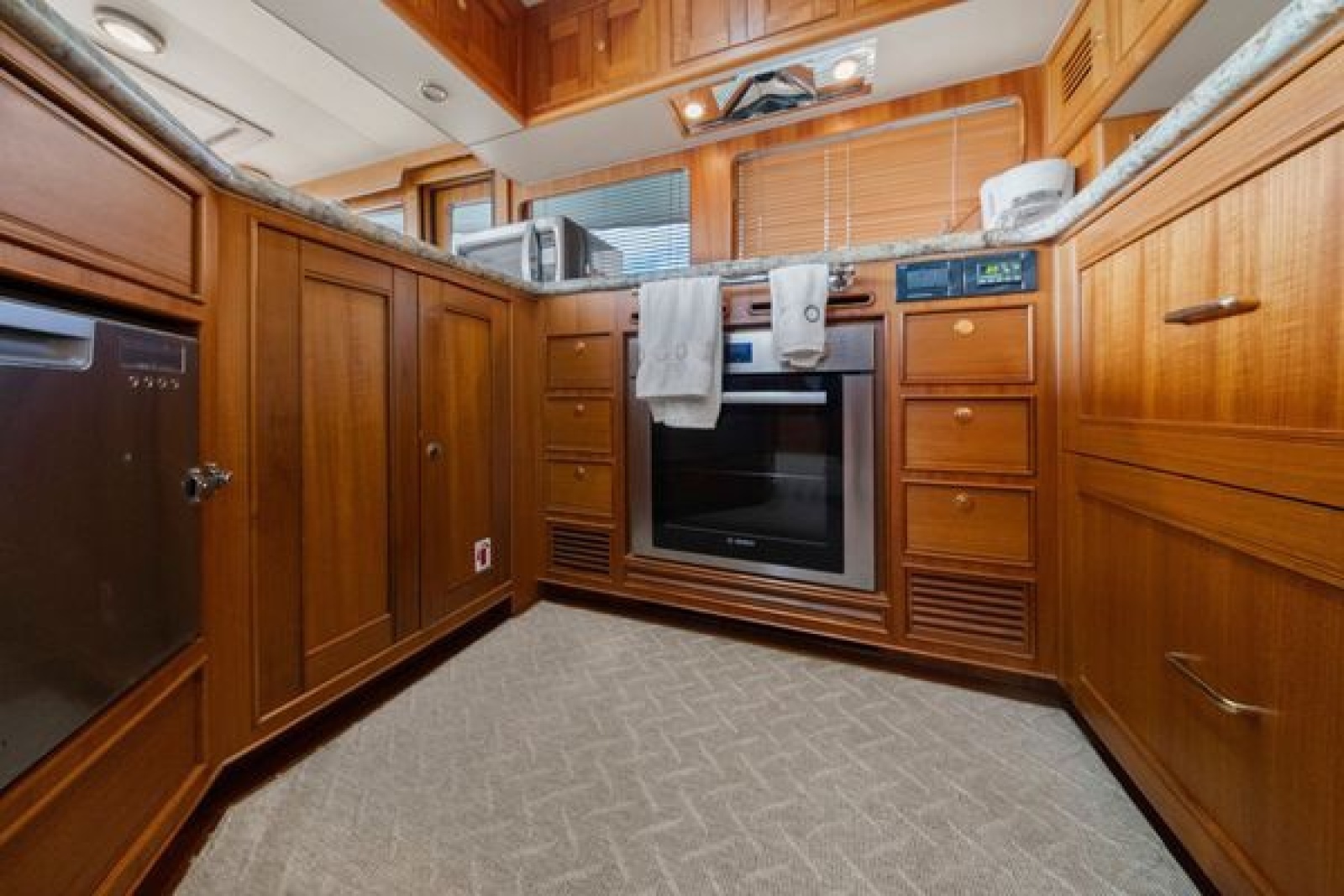 2011 Marlow 70E