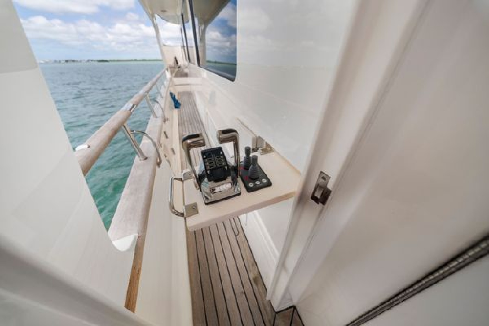 2011 Marlow 70E